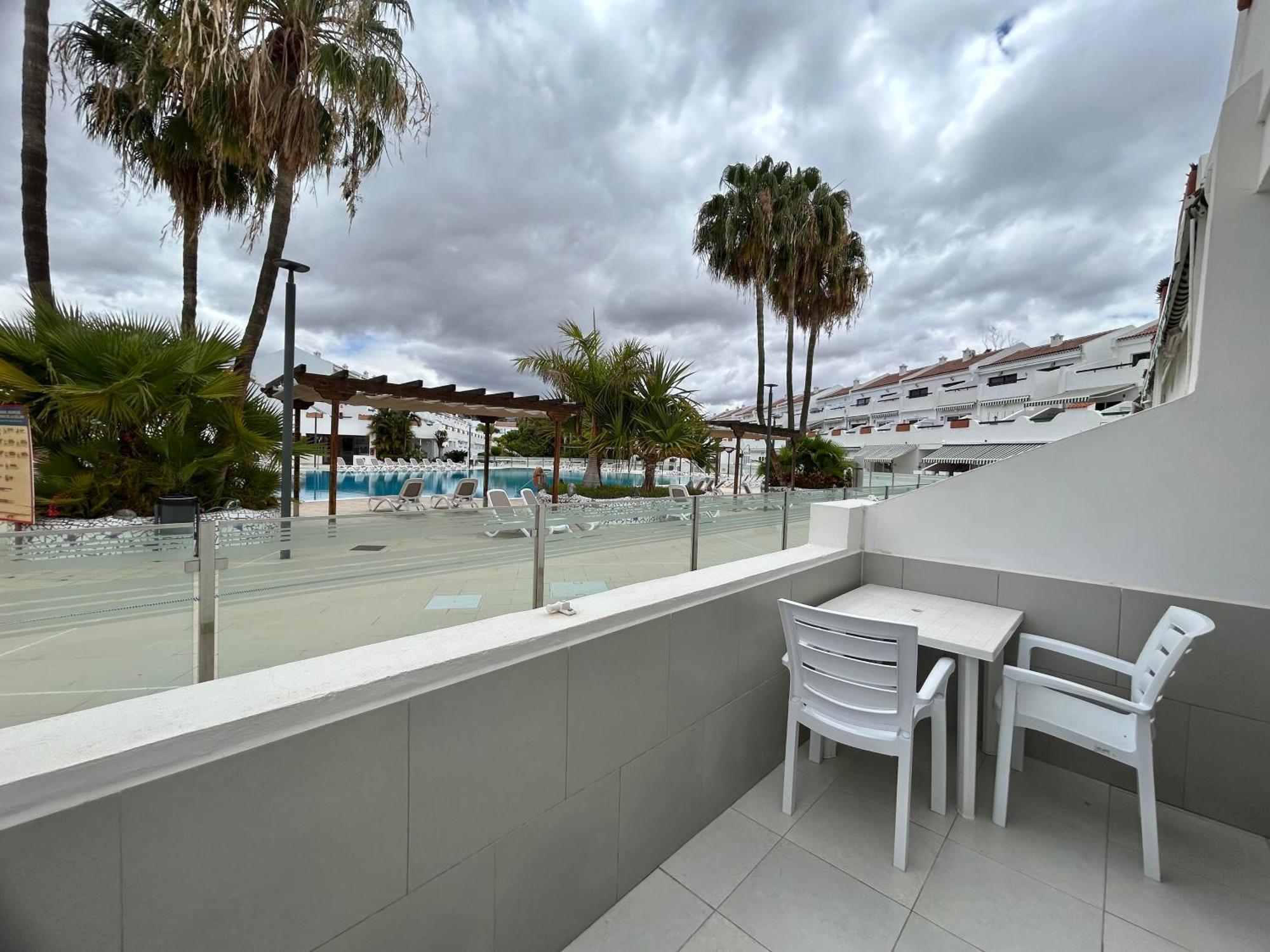 Poolside In Costa Silenciok102 Costa del Silencio