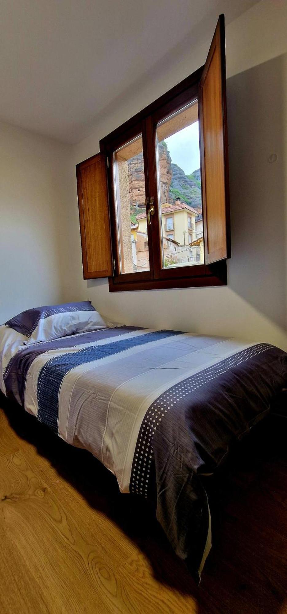 Tres Mallos Holiday home *