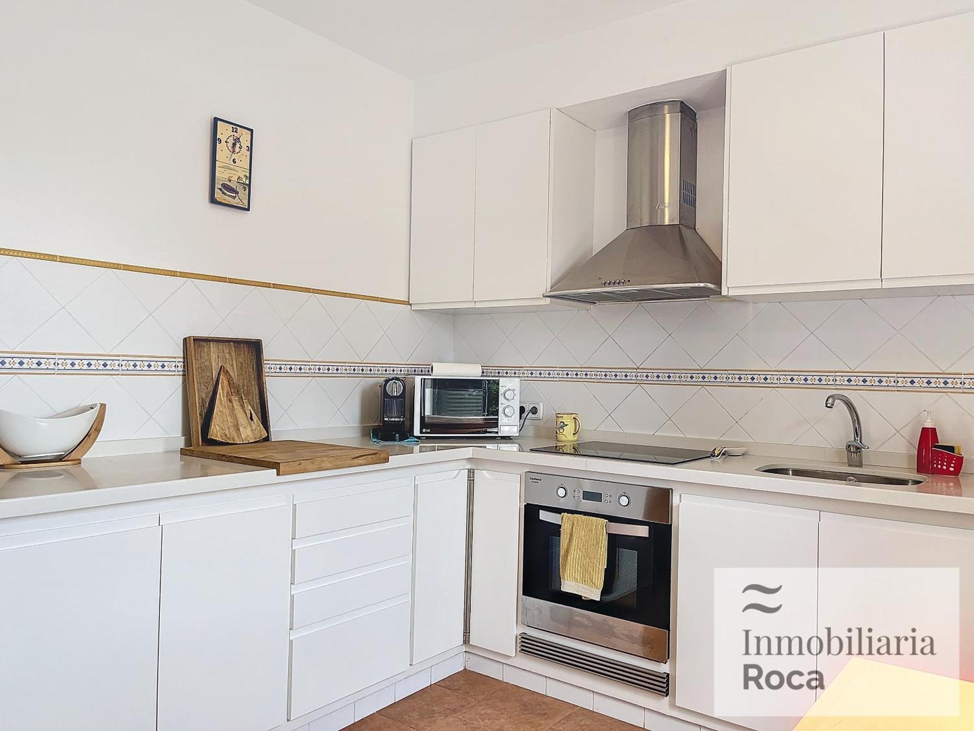 Roca Fornells, Punta Gran 5 F63 *