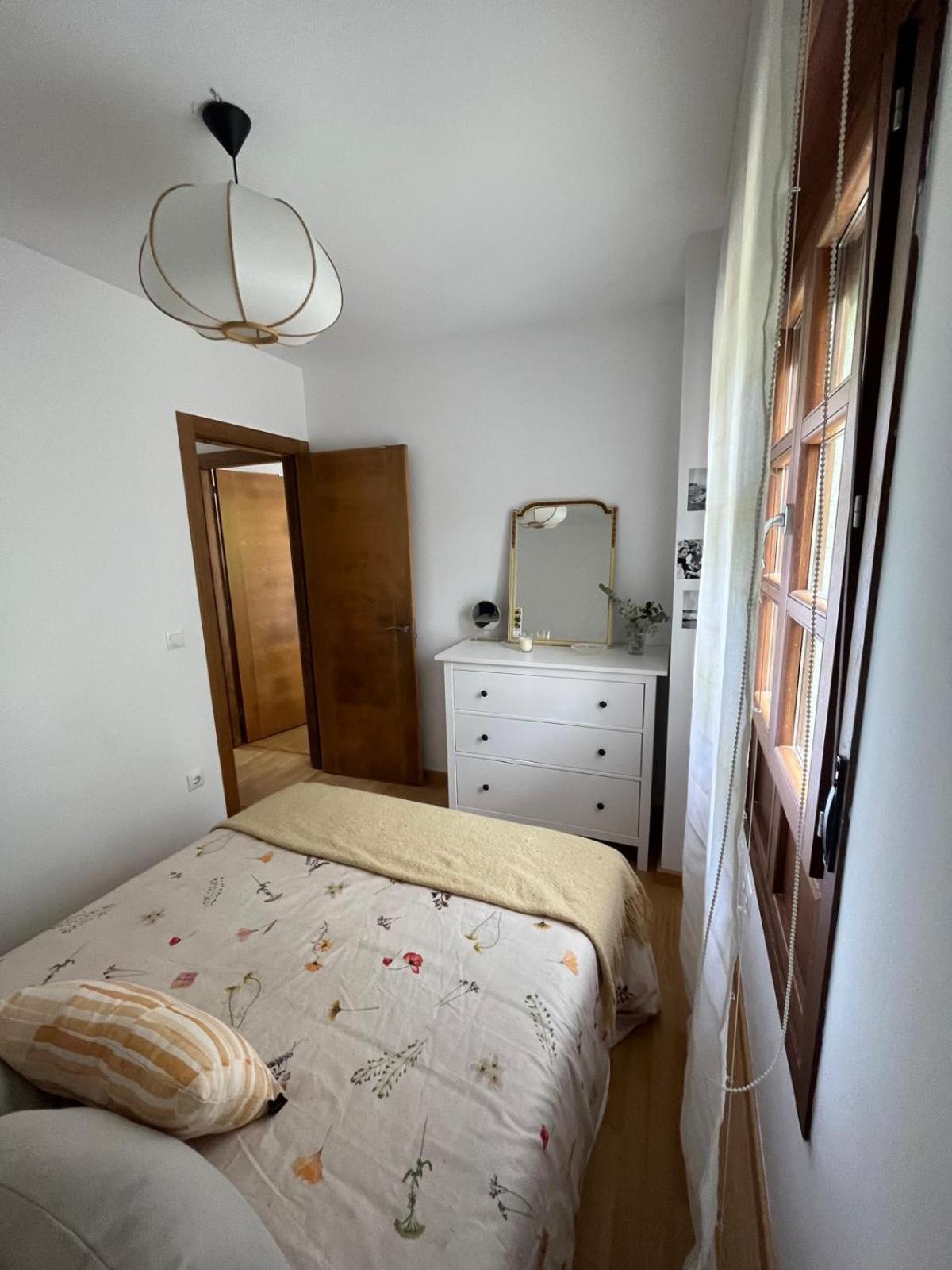 Casa Con Jardin Asturias Holiday home Llanes