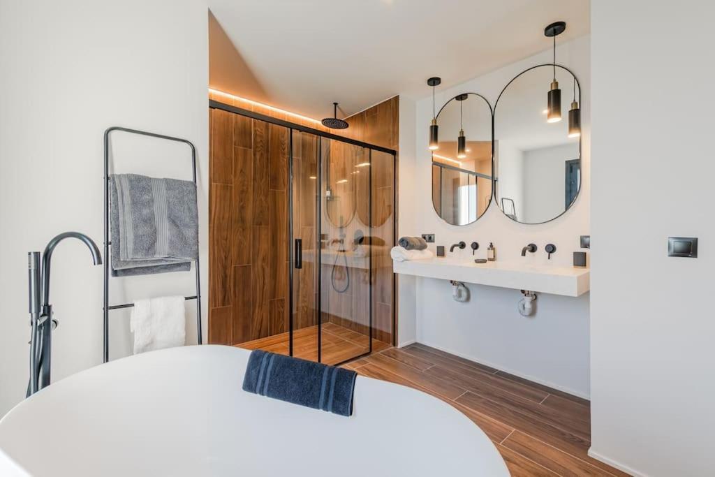 Con Piscina Privada Villa Gelves