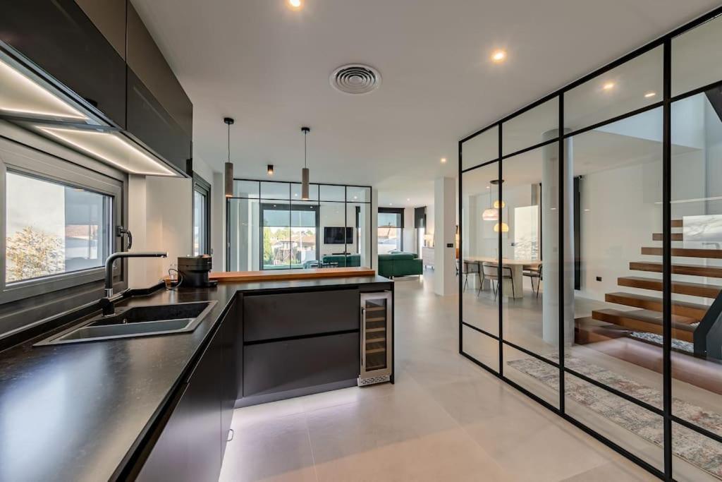 Villa Con Piscina Privada Gelves