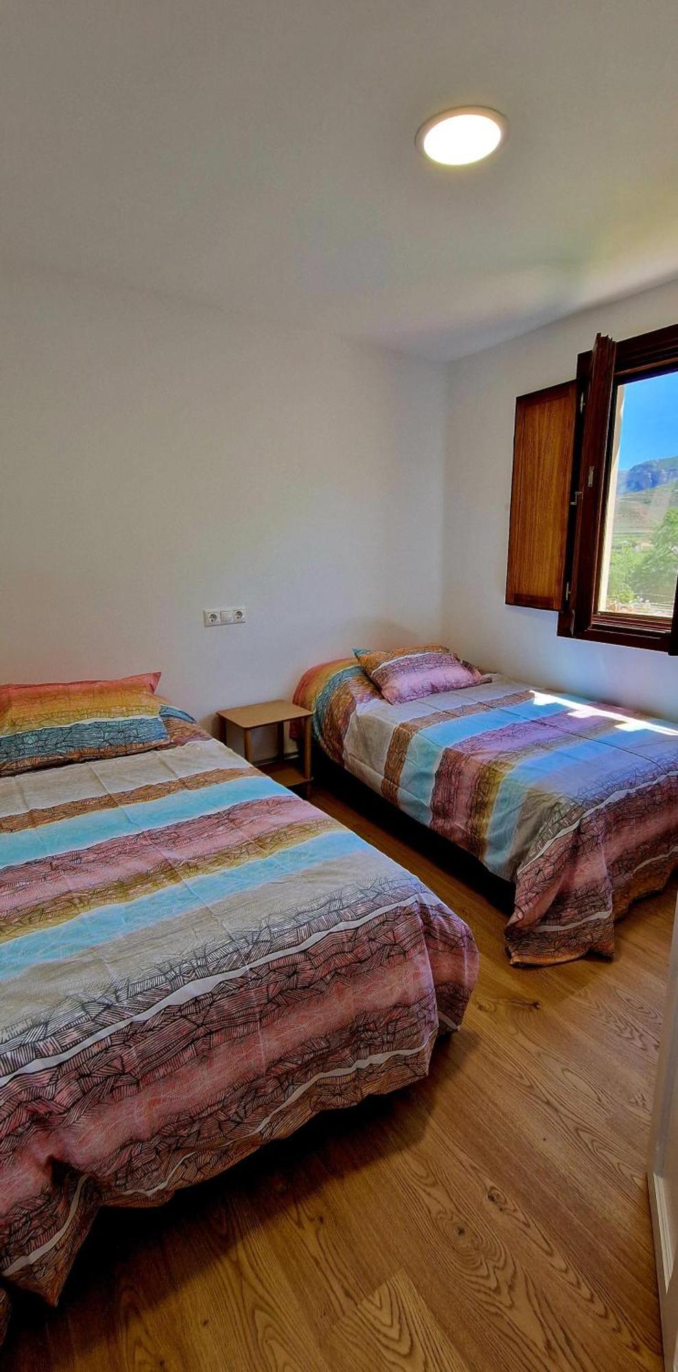 Holiday home Tres Mallos Islallana