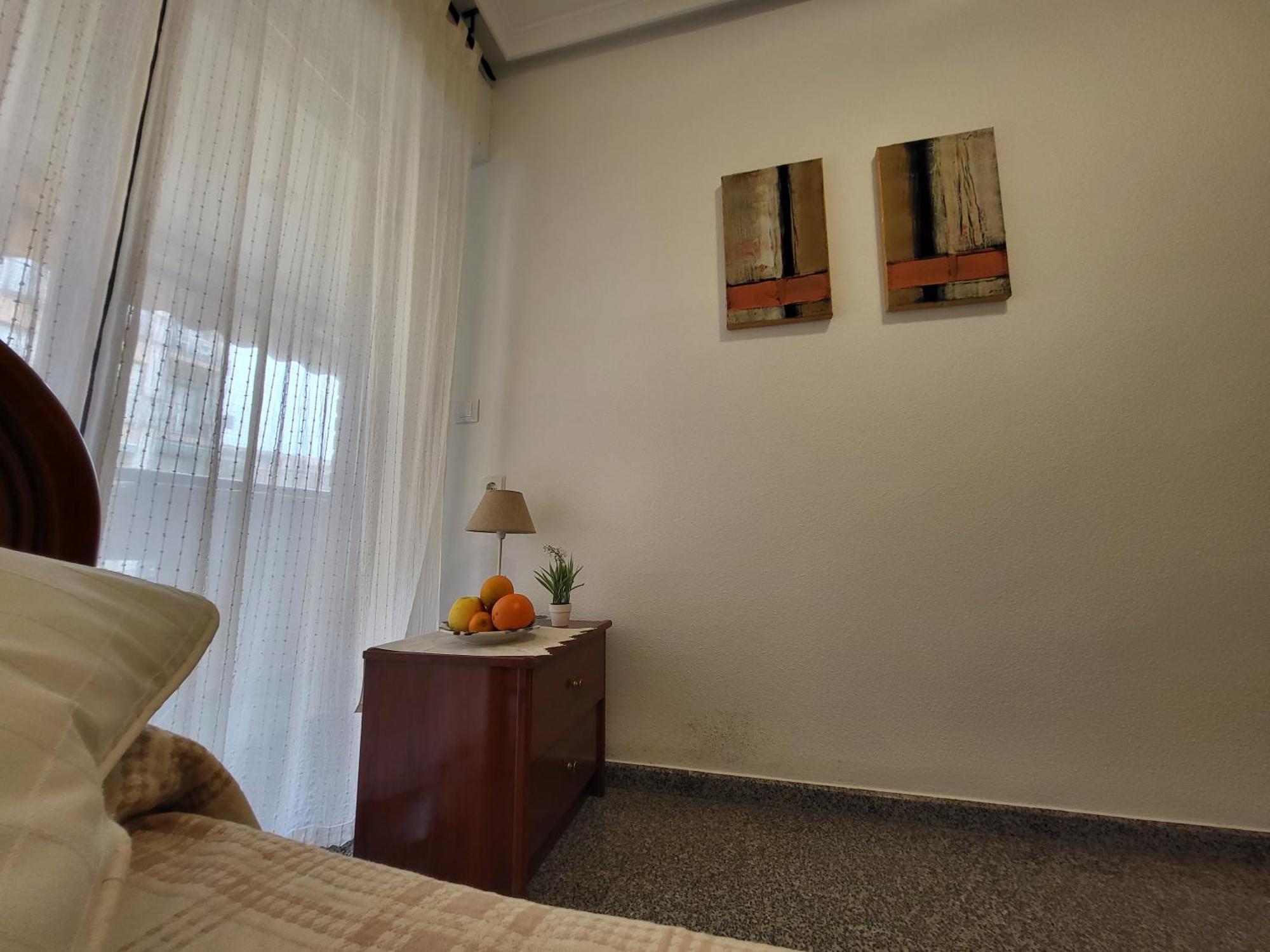 Amistosa, Habitacion Con Balcon, Alicante, Playa, Centro, Rambla, Mercado Habitación en casa particular *