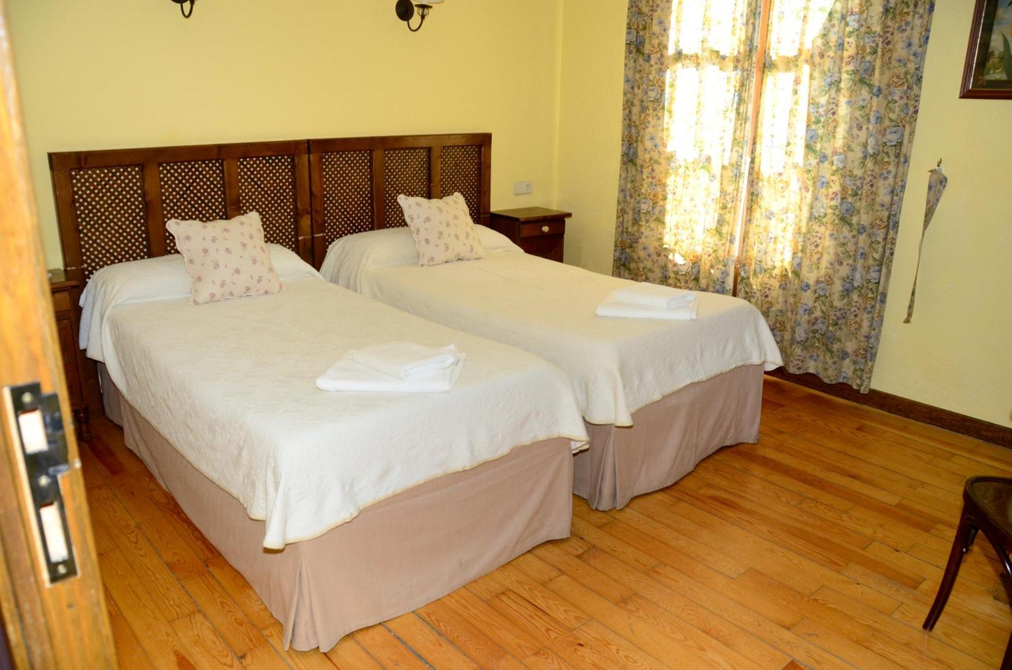 Hotel Charle 2*
