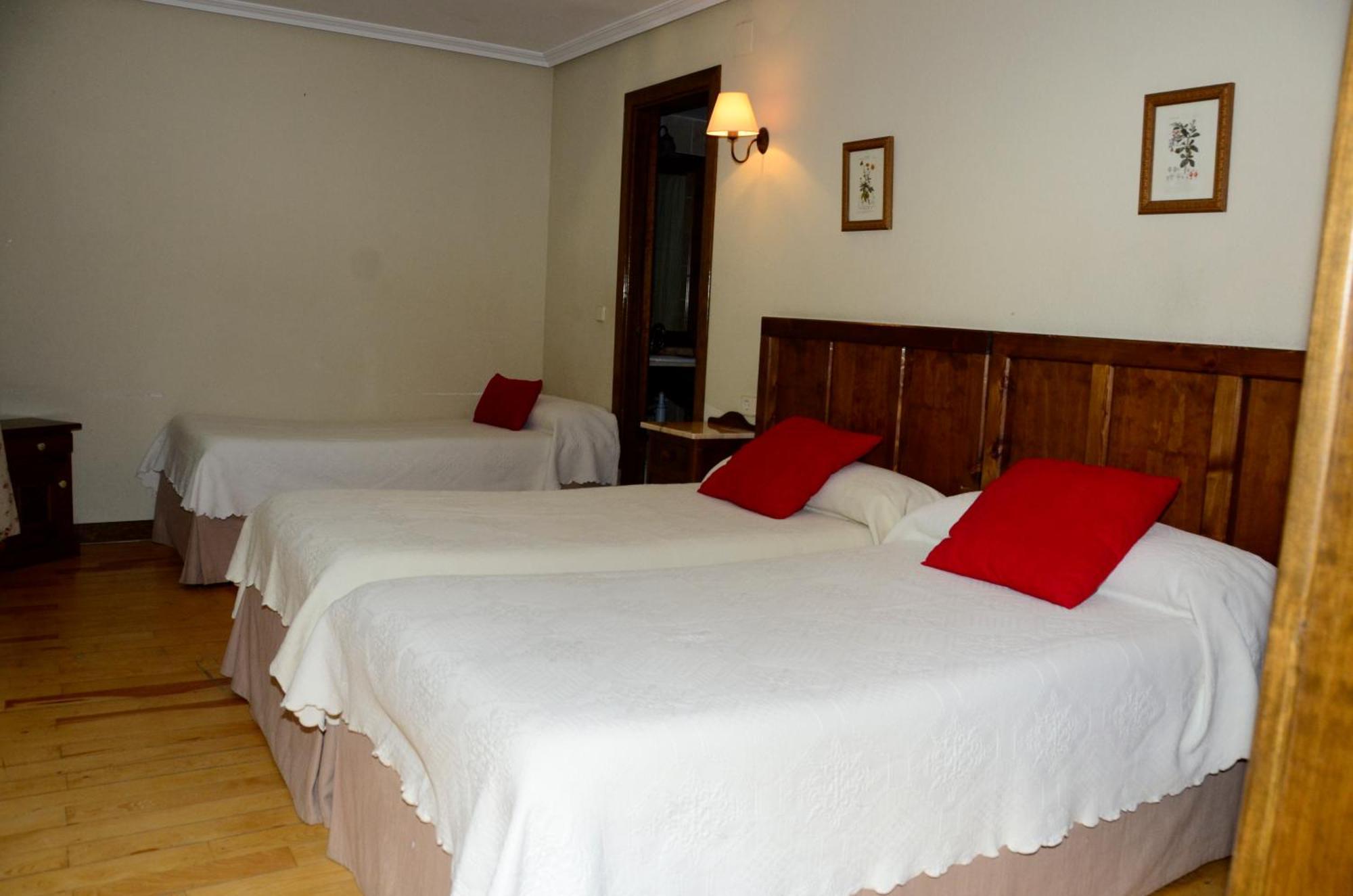 Charle Hotel 2*