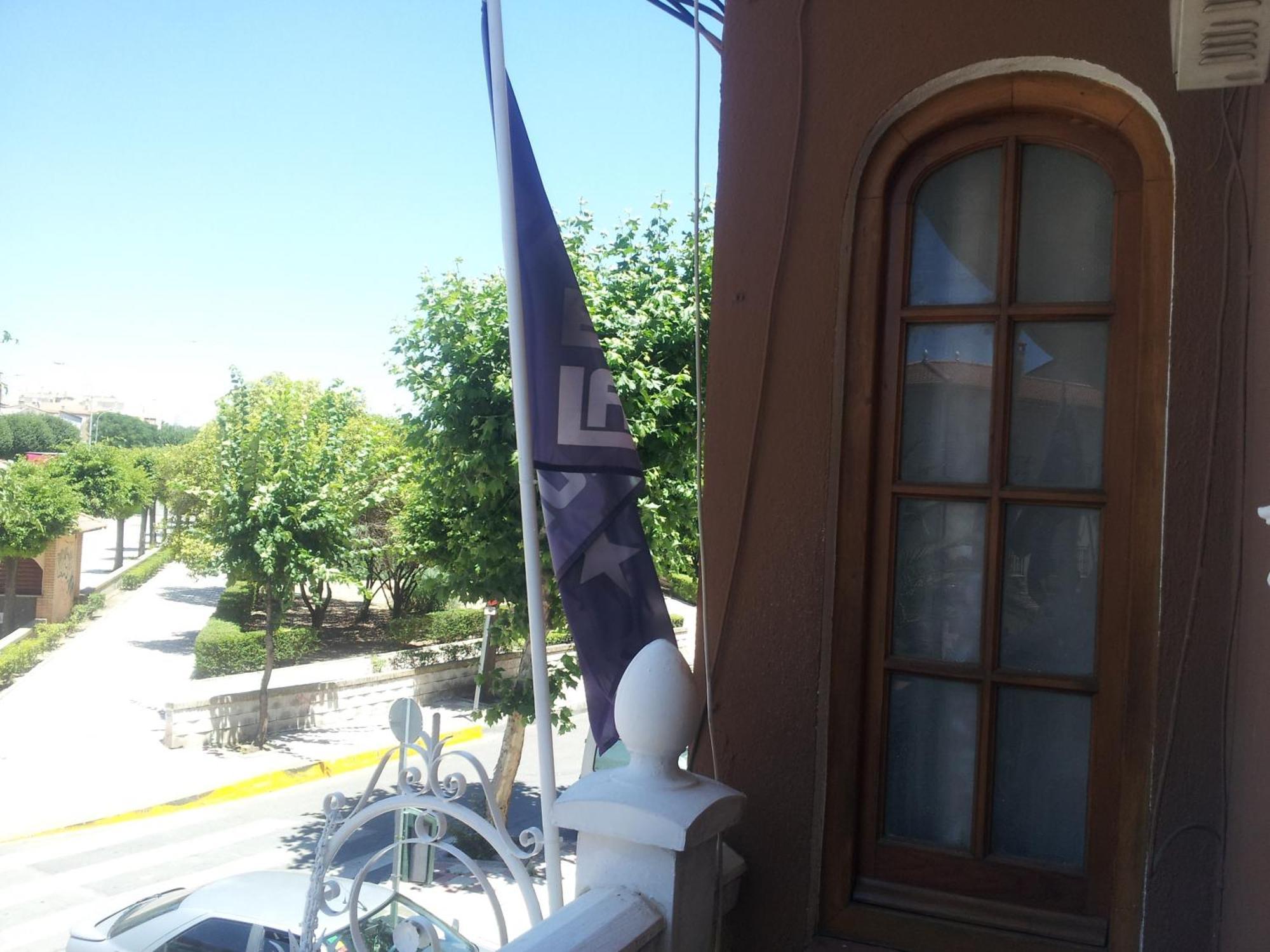 La Curva Hotel *