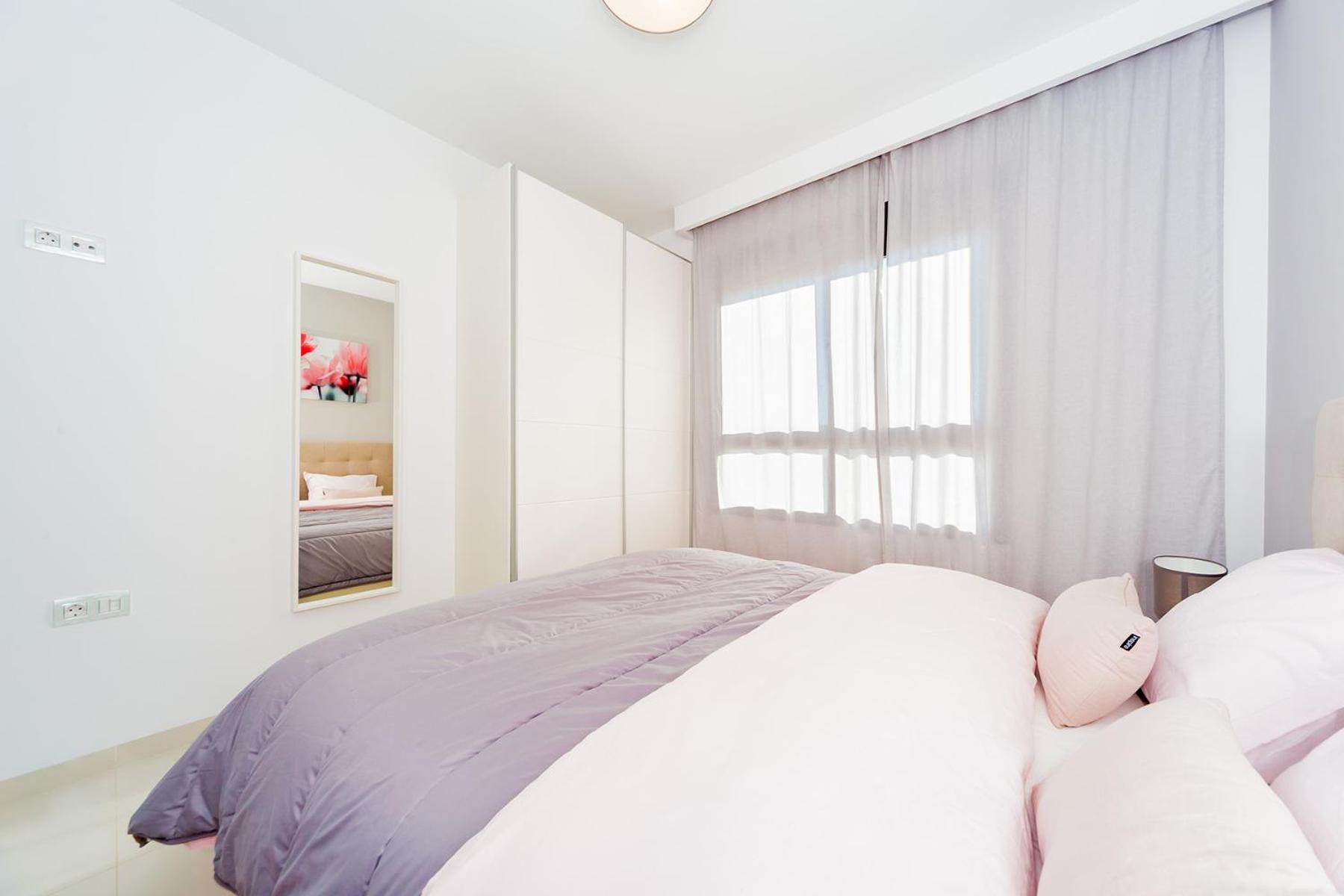 Apartment Luxurious 2 Bedroom Near The *