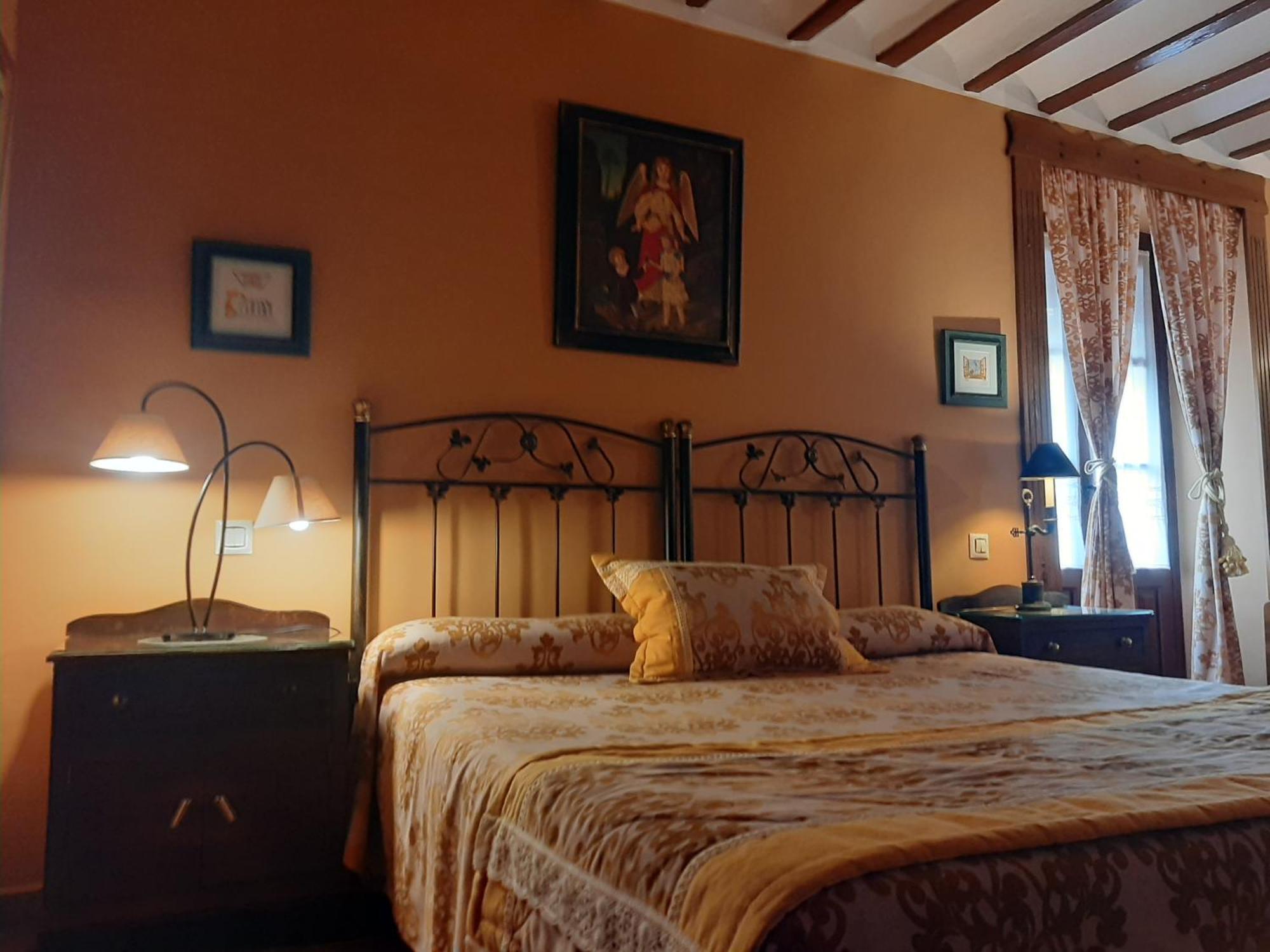 Hotel Caballeros