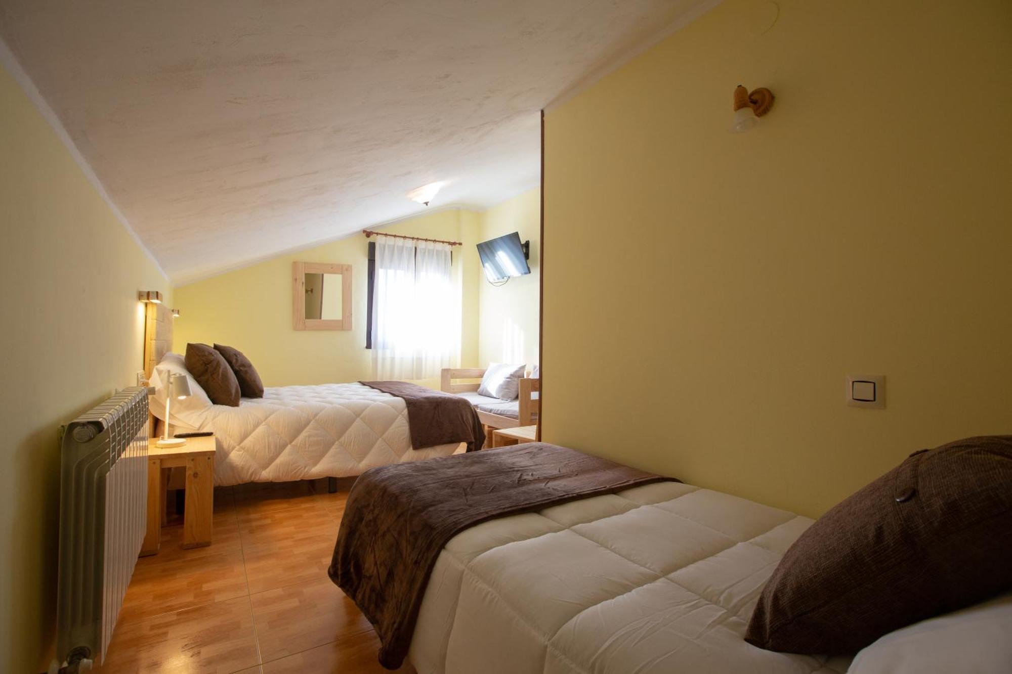 Hotel La Casona De Cardes *
