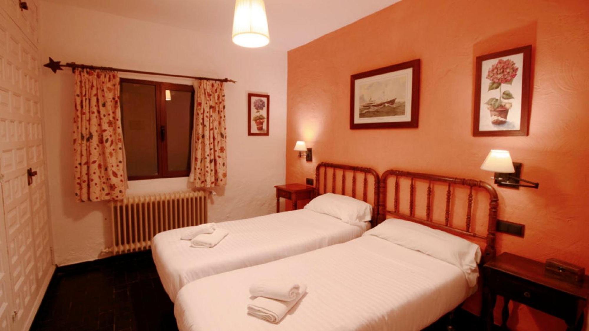 Casona De Navalmedio Hotel