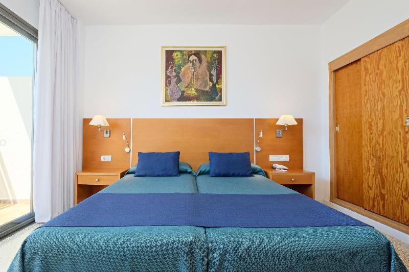 Azuline S'anfora & Fleming (adults Only)