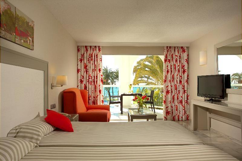 Apartahotel Marinas De Beach&spa 4*