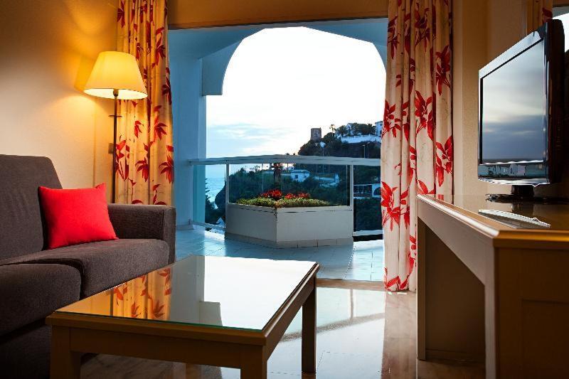 Apartahotel Marinas De Beach&spa Nerja