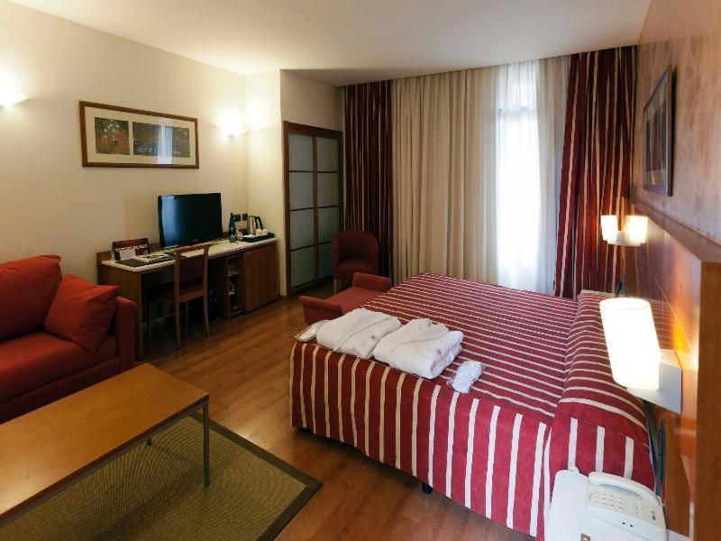 Catalonia Plaza Mayor 4*