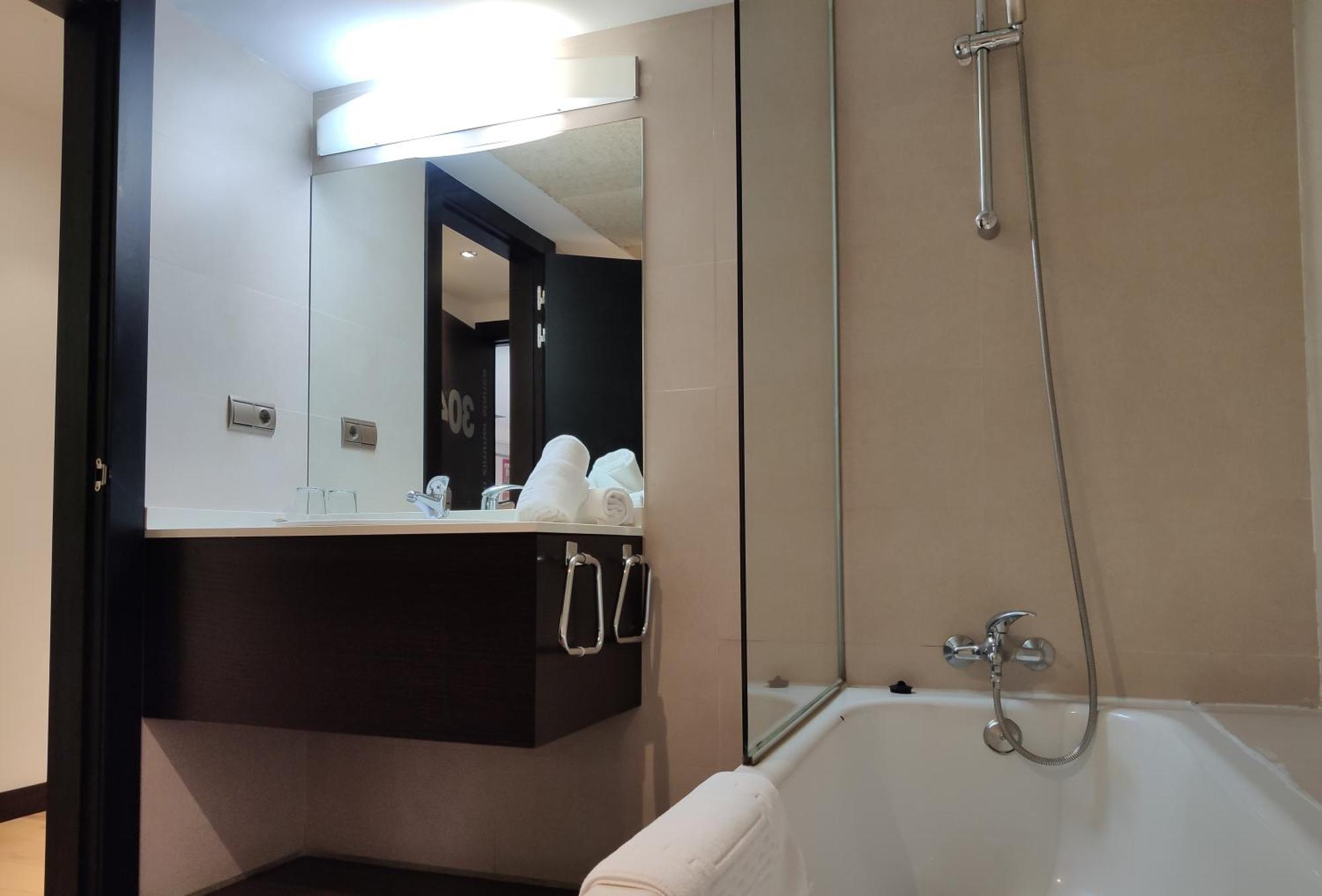 Hotel Rey Sancho Navarrete