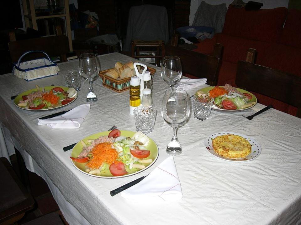 Casa Victoria Pensión Cirueña