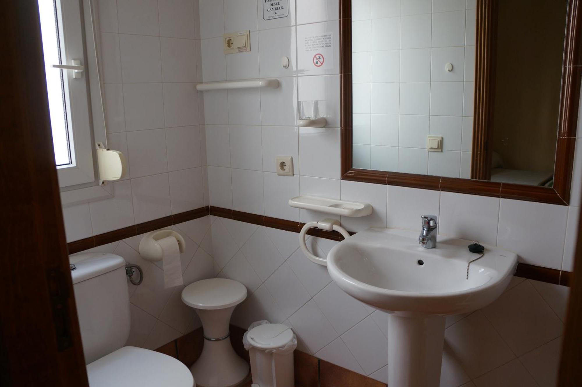 Hotel Balneario De Alicun De Torres