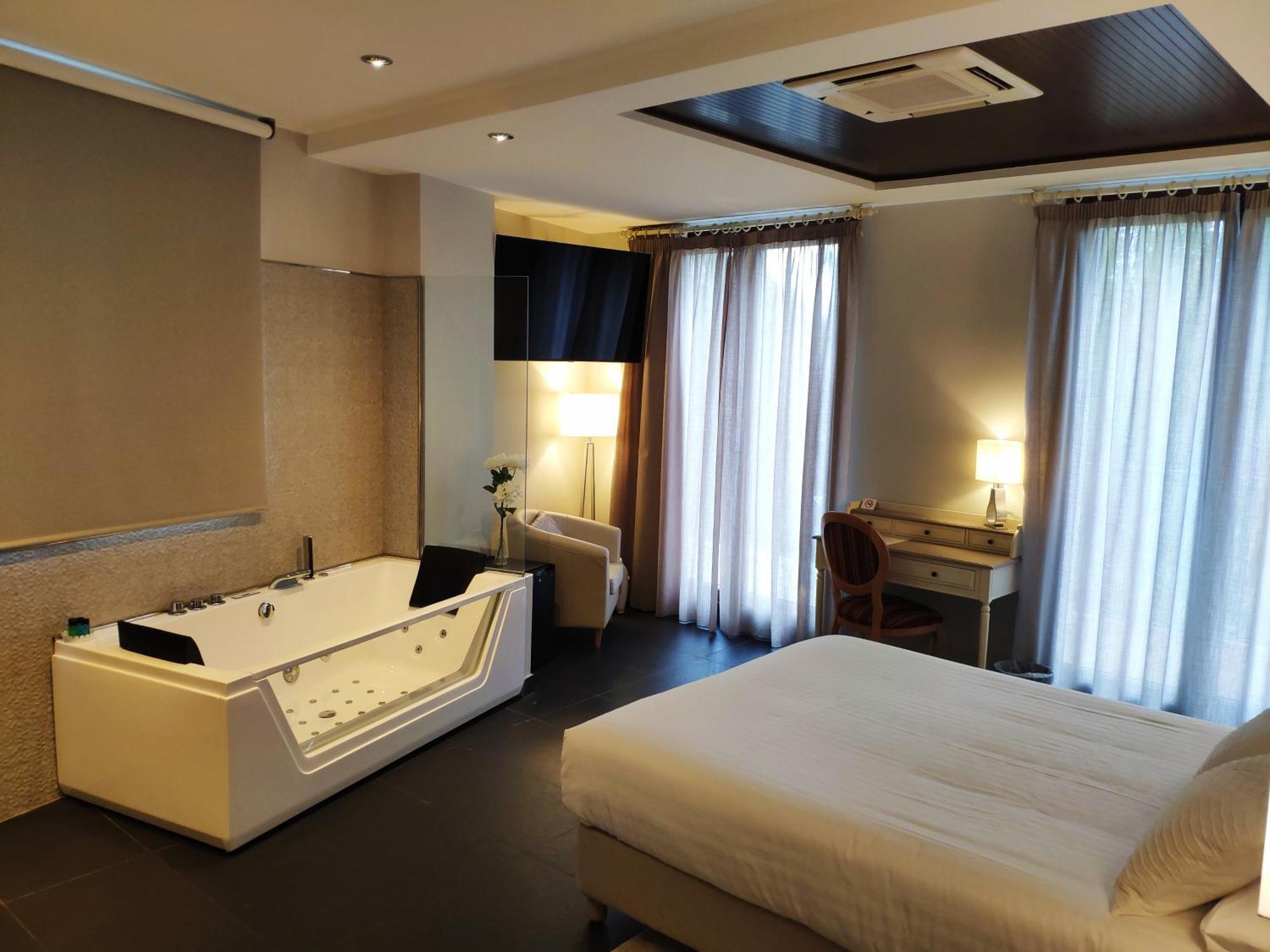 Hotel Puerta Del Arco 3*