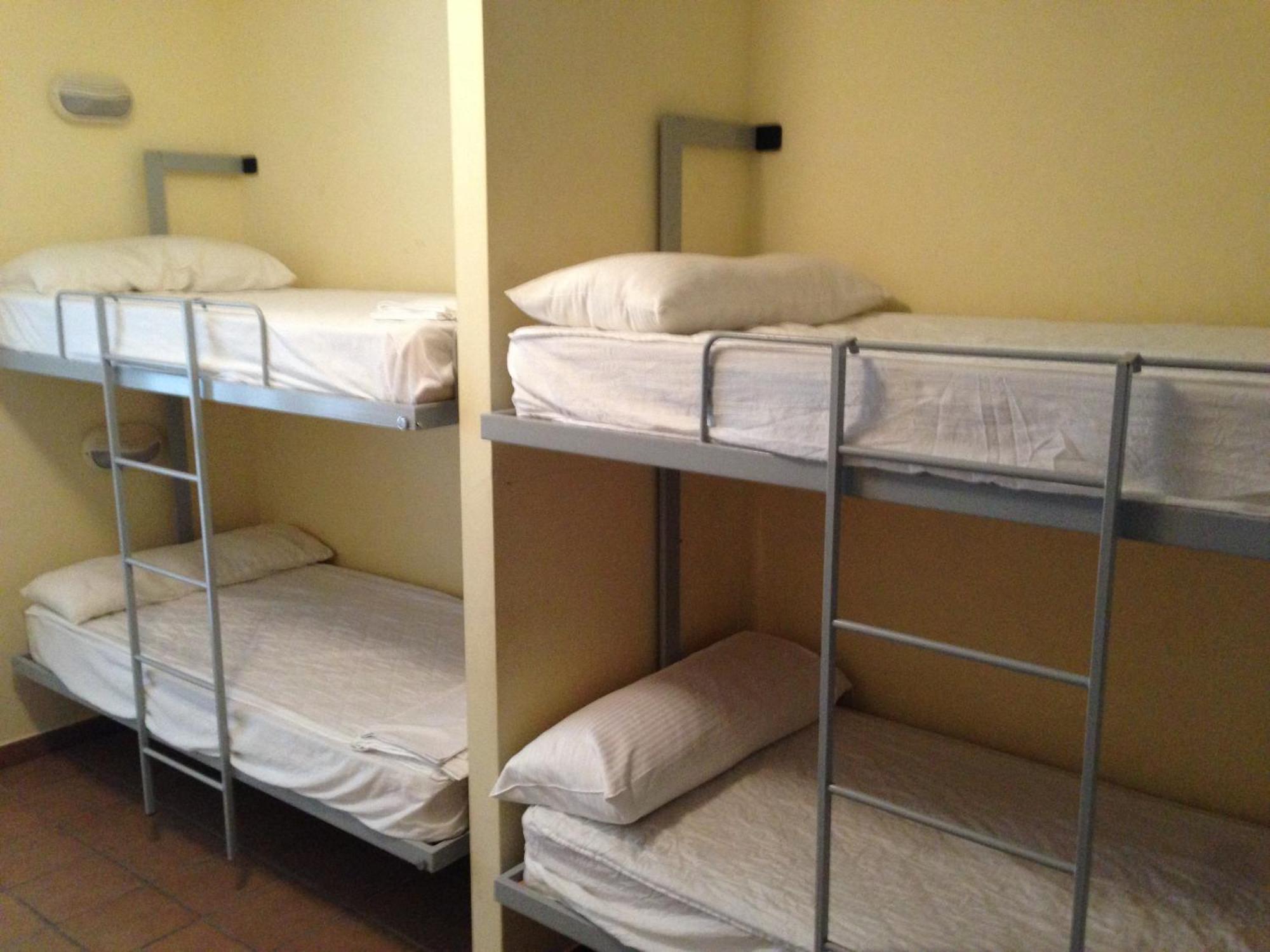 Hostal De Puntas De *