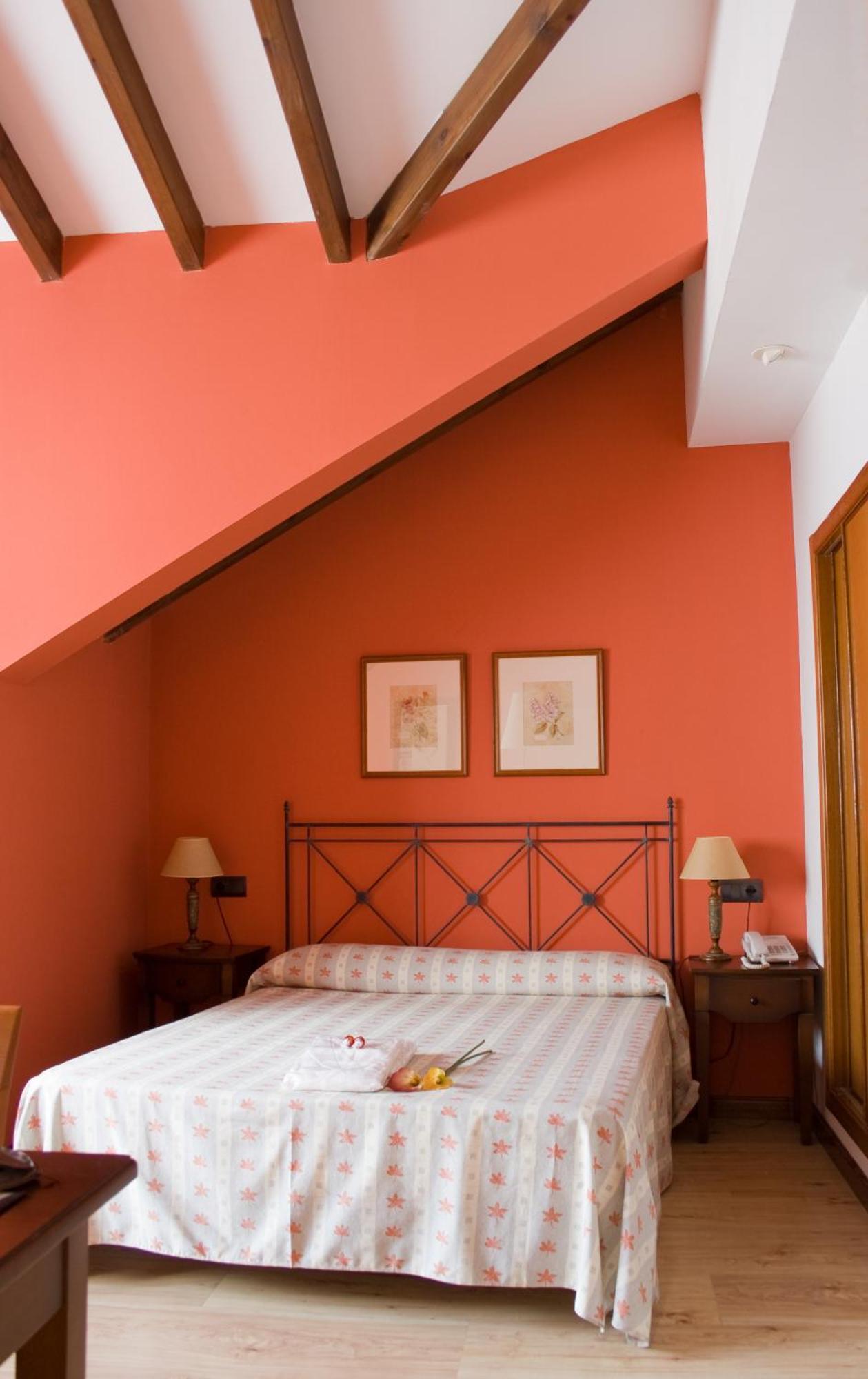 Torrepalacio Hotel 2*