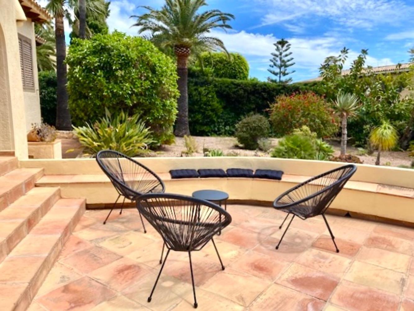 De Estilo Español Con Jardín Y Piscina Altea