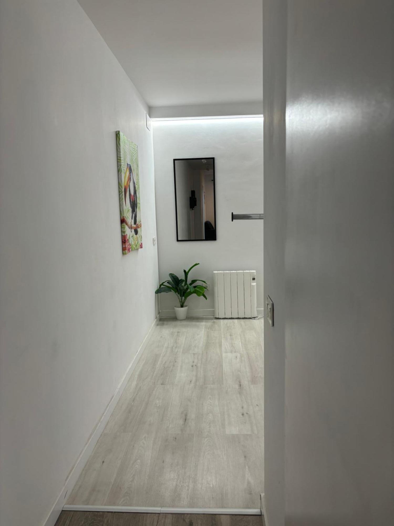 Blanco Y Negro En El Centro Apartamento *