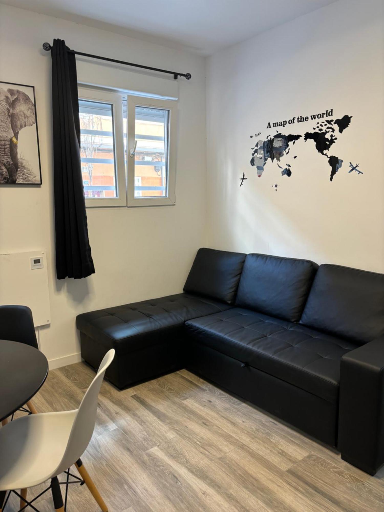 Blanco Y Negro En El Centro Apartamento