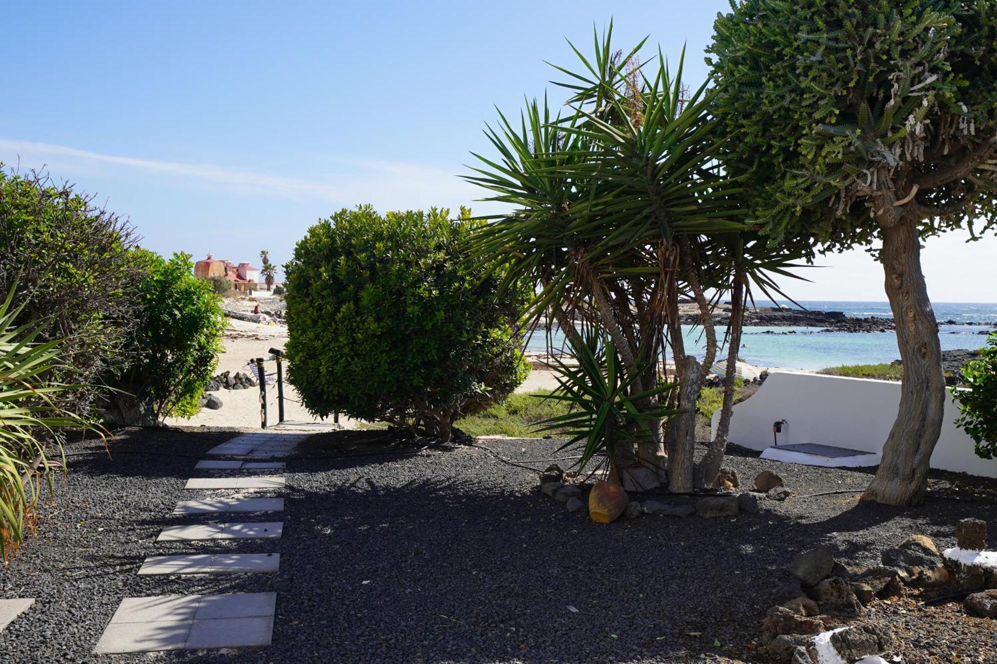 El Caleton Garden Apartment