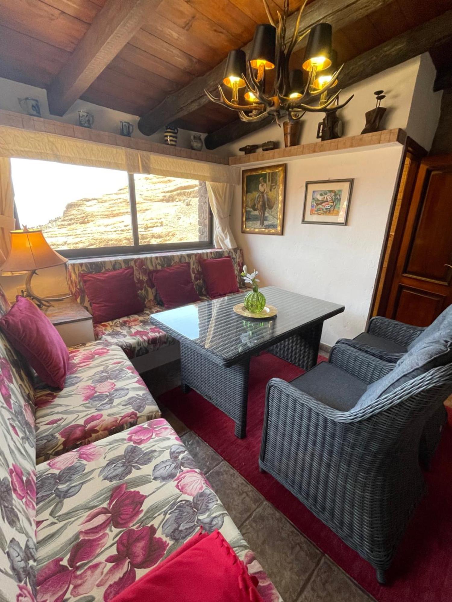 Castillo Lanzarote Sophie - Luxury -sleep In A Volcanic Cave With Heated Pool Villa Tías