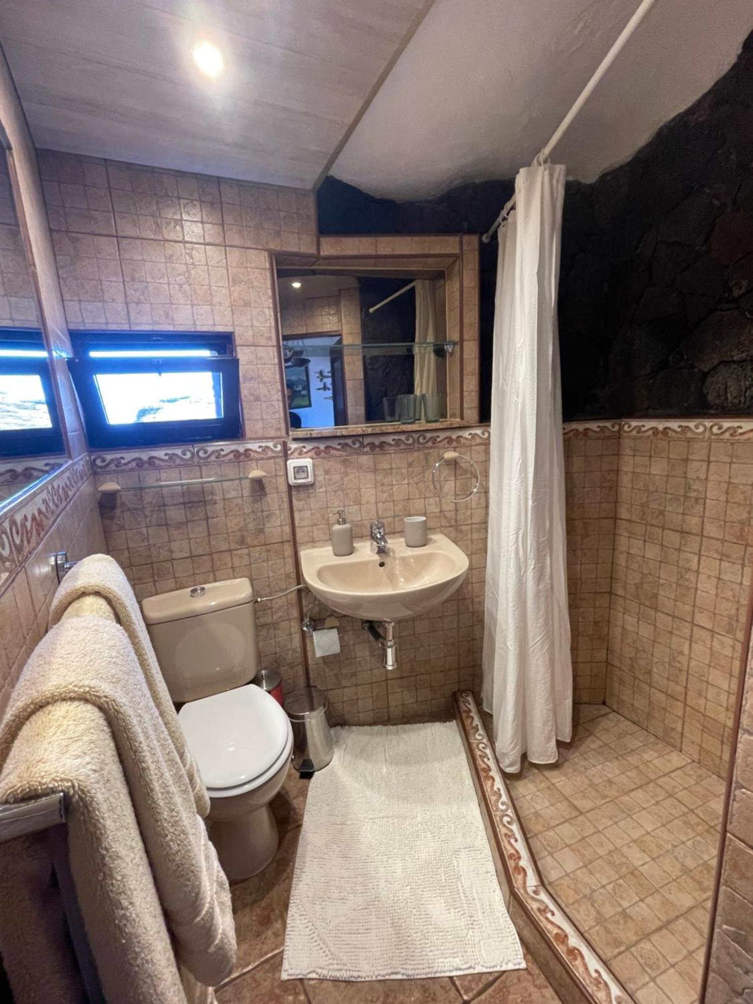 Castillo Lanzarote Sophie - Luxury -sleep In A Volcanic Cave With Heated Pool Tías