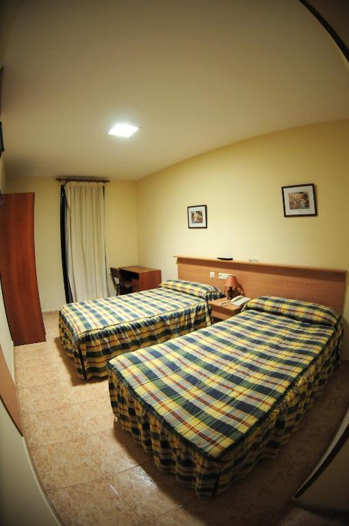 Hotel Monegros 4 Hermanos