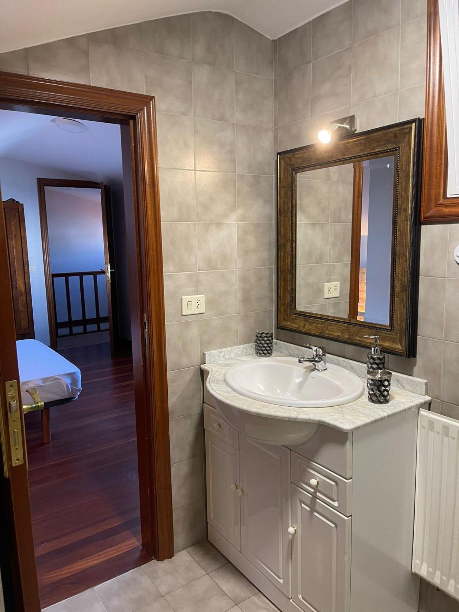 Sanjurjo Badia 3 Apartment *