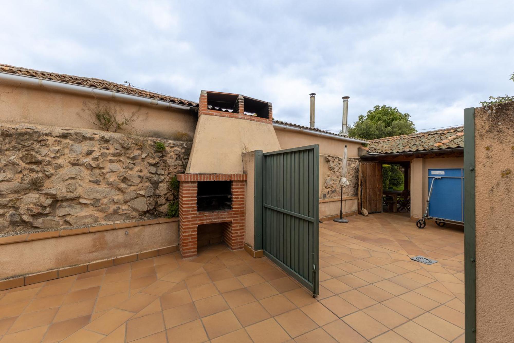 La Casona Y Casitas De Tabladillo *