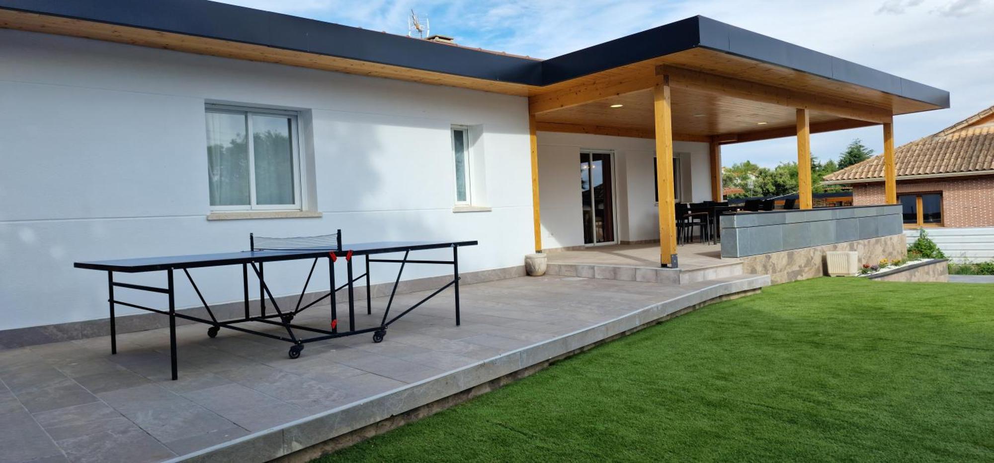 Oasis, Piscina, Barbacoa, Jardin, Amigos, Familia, Grupos, Casa, Nuevo Baztán