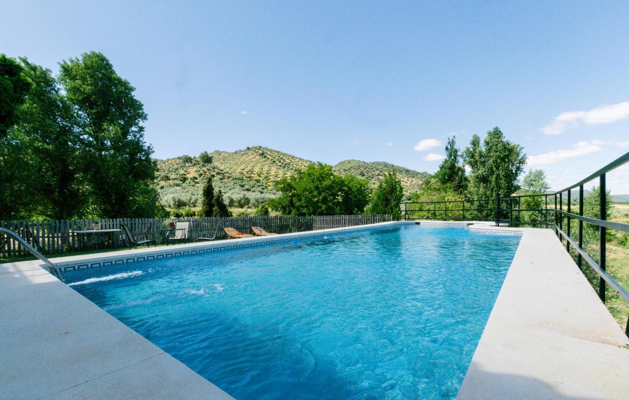 6 Bedroom Amazing In La Puebla De Infan Сasa de vacaciones