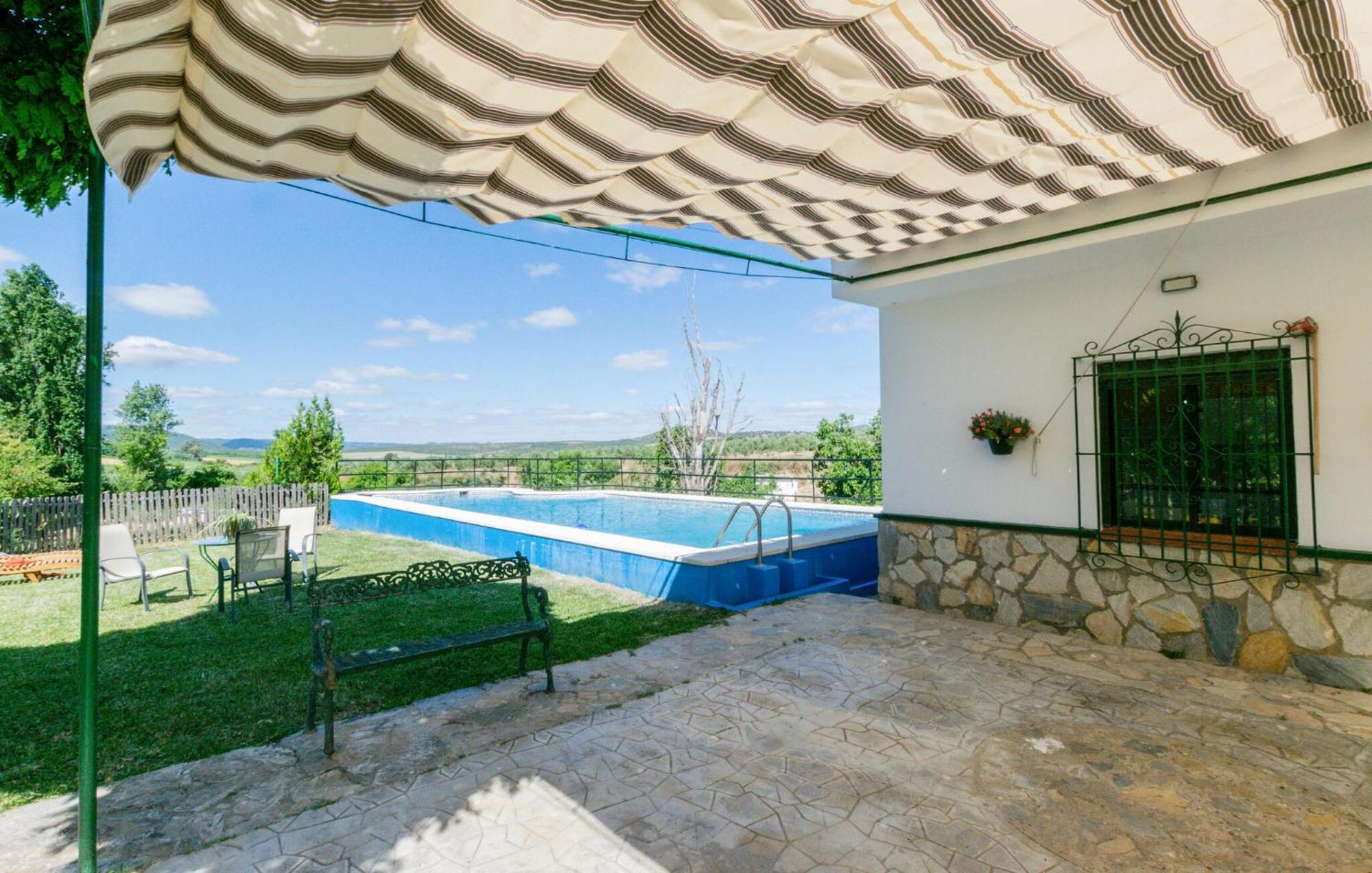 6 Bedroom Amazing In La Puebla De Infan Сasa de vacaciones *