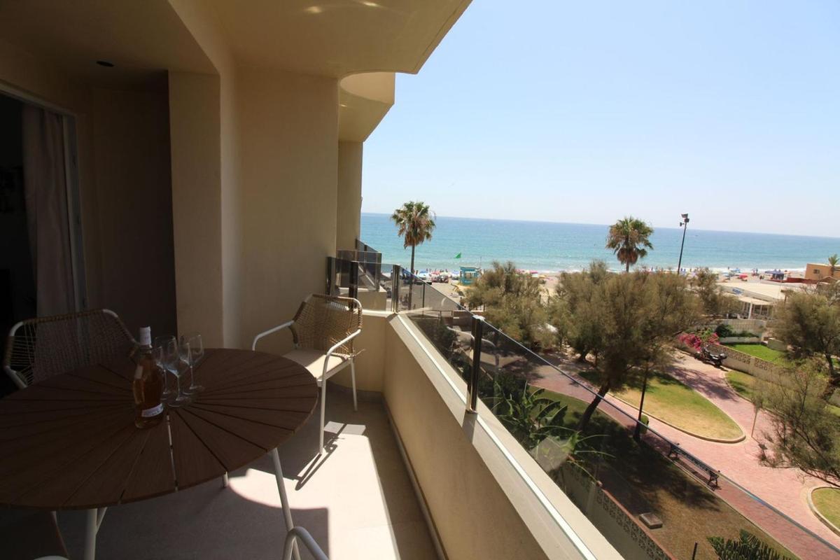 Apartment 121- Beachfront With Views,