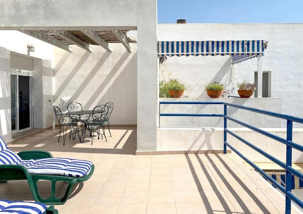 Apartamento Atico Con Vistas Al Mar En Primera Linea De Playa *