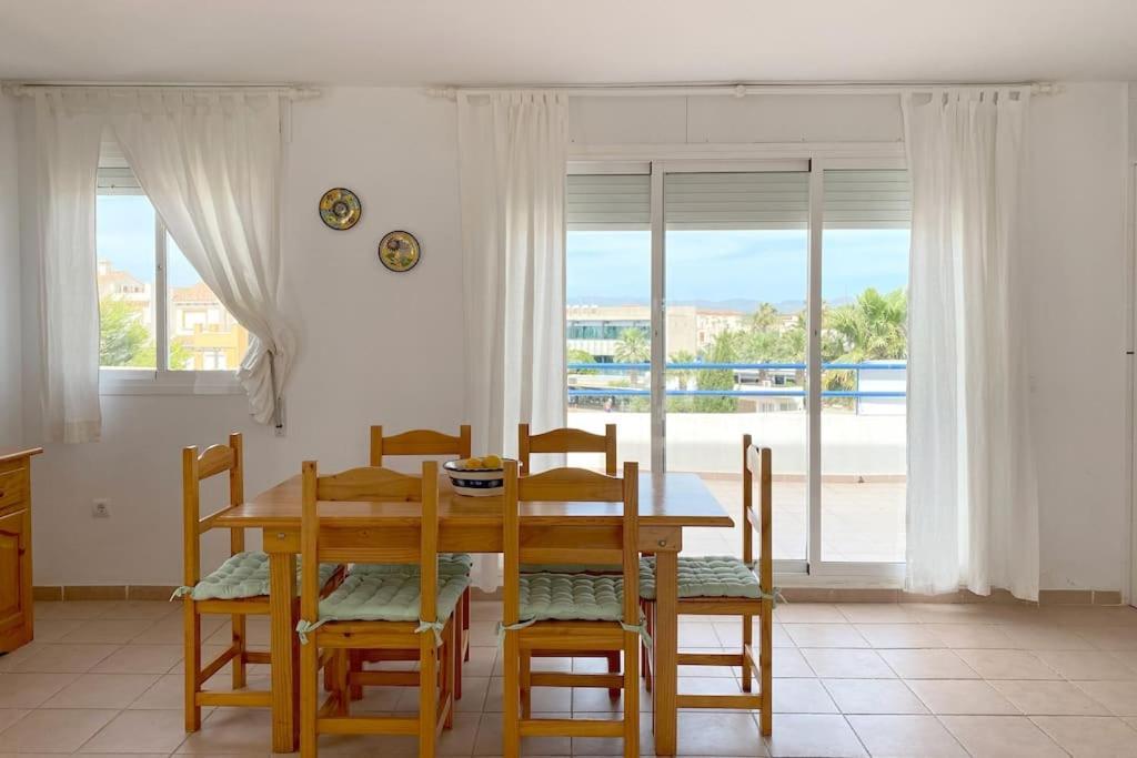 Atico Con Vistas Al Mar En Primera Linea De Playa Apartamento *
