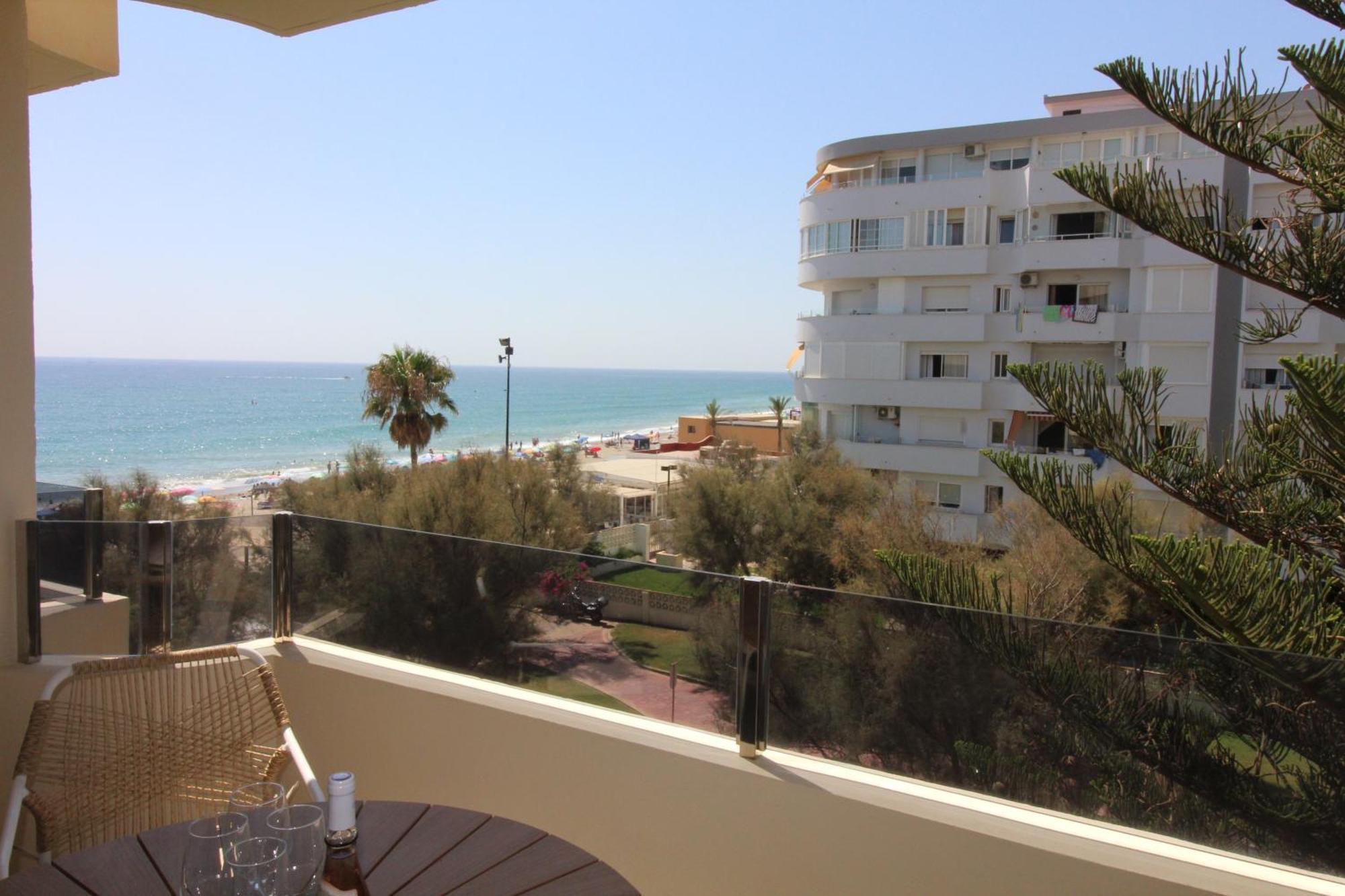 121- Beachfront With Views, Apartment *