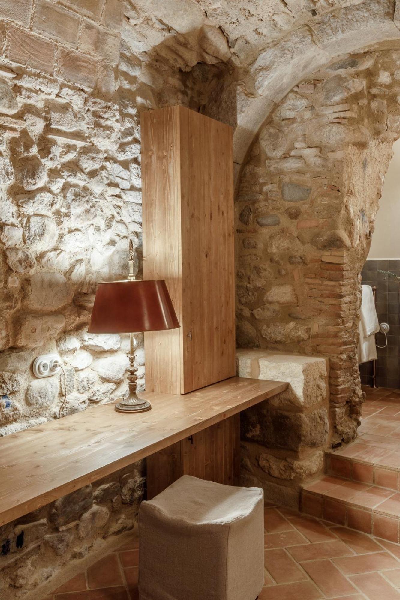 Castillo De Vallgornera Hotel *