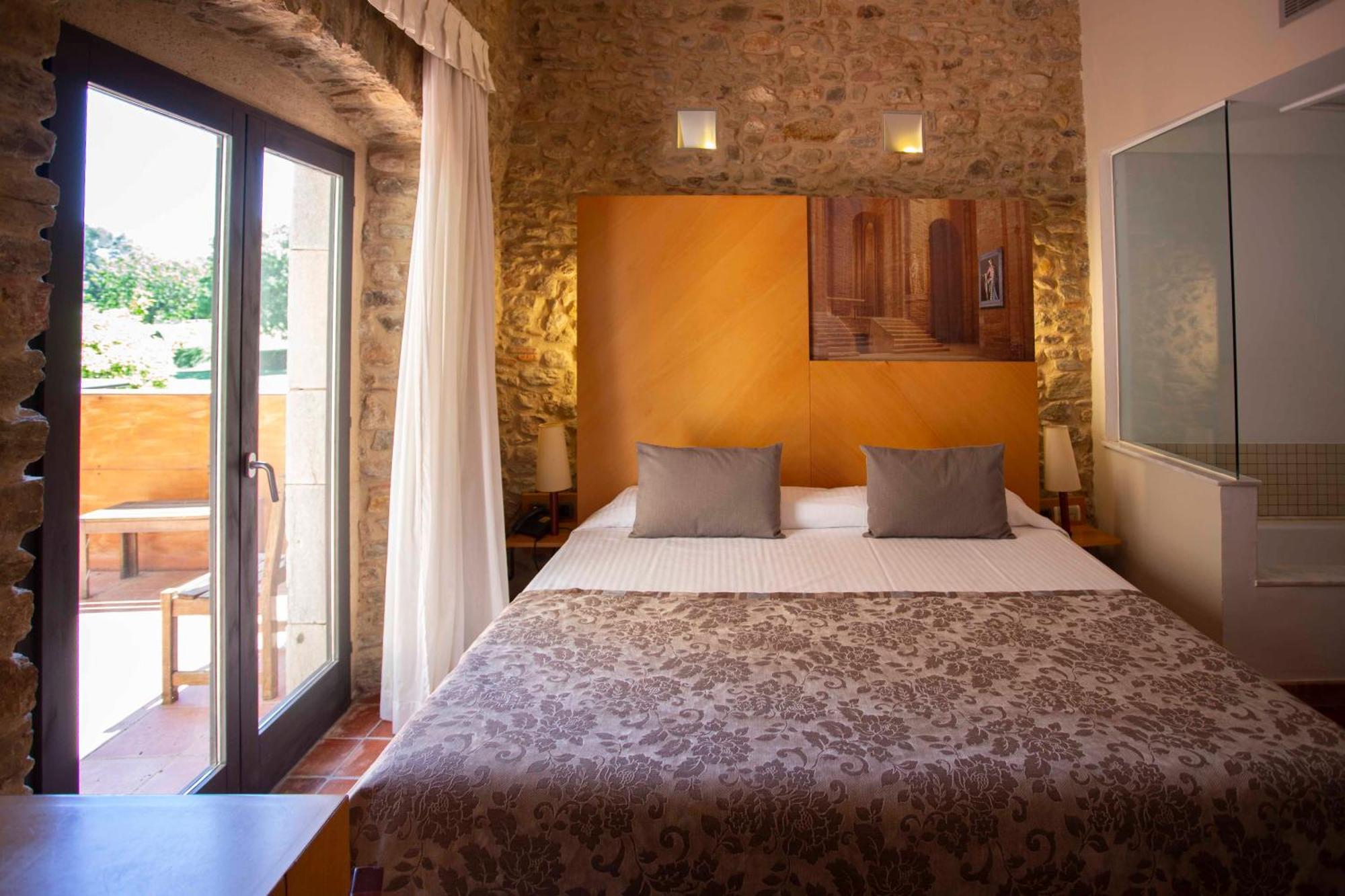 Arcs De - Adults Only 4* Monells