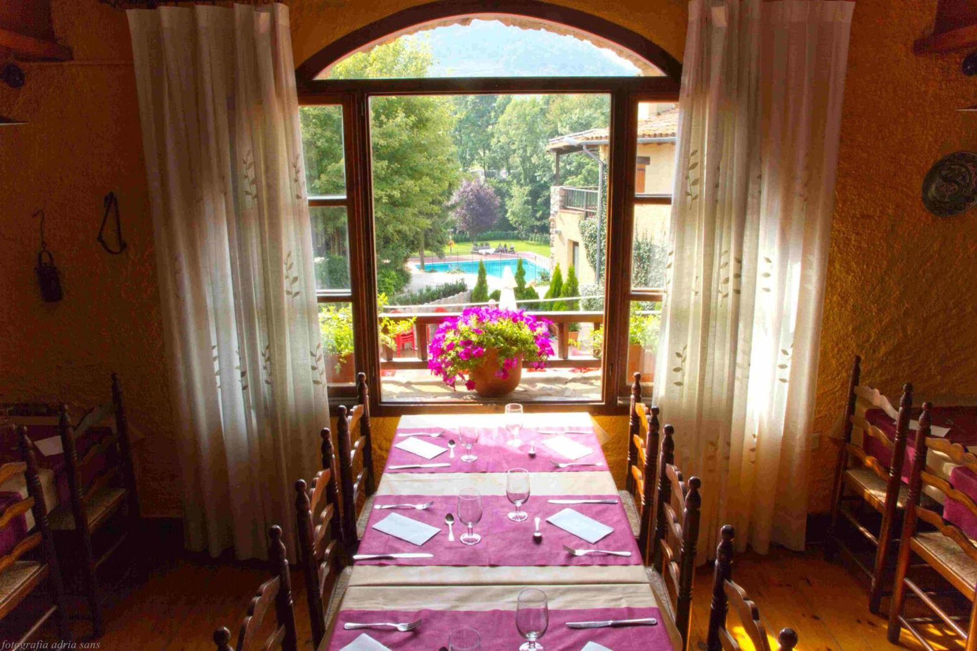 Hostal Els Roures Pensión