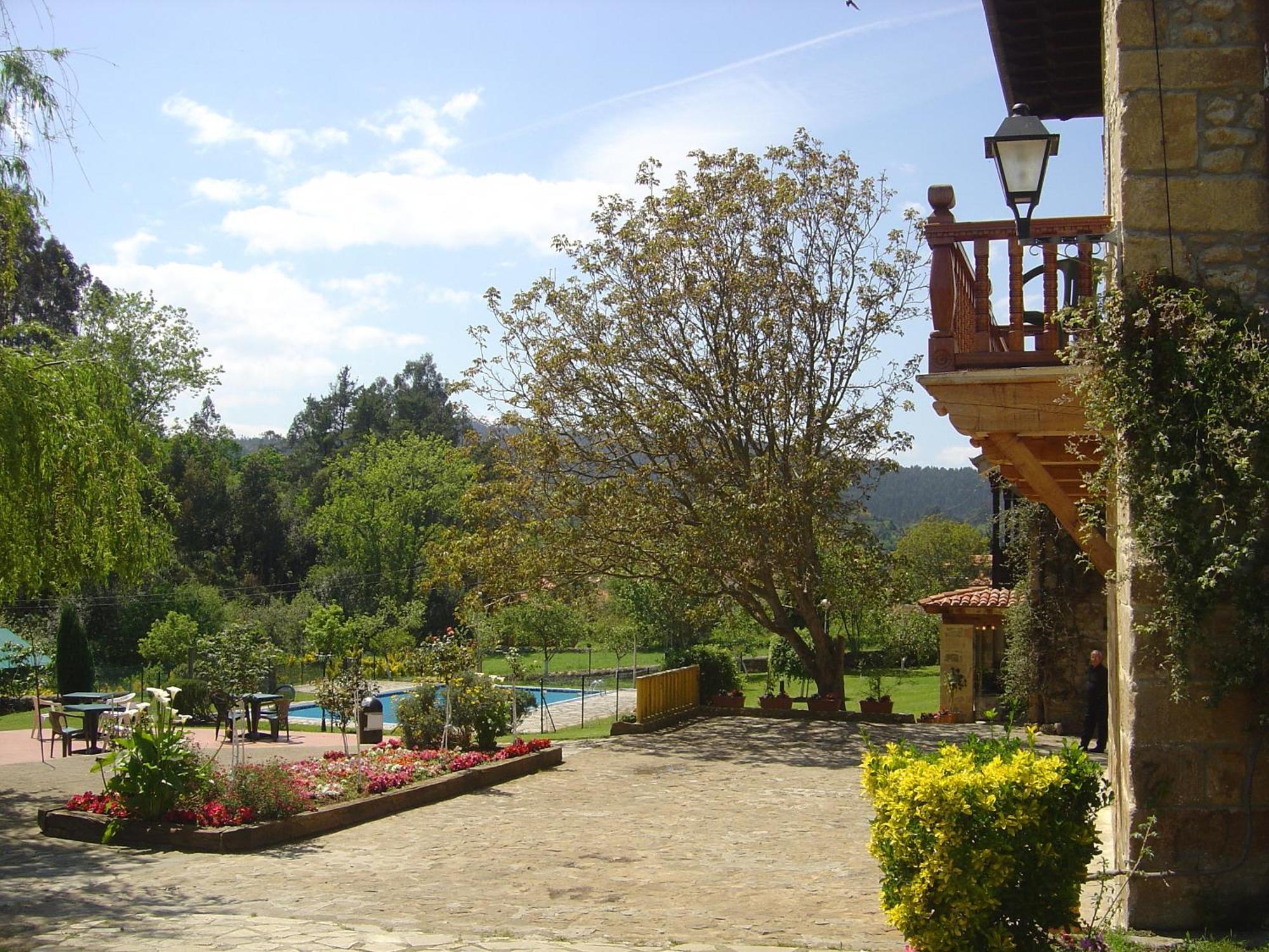 El Pomar Guest house Novales