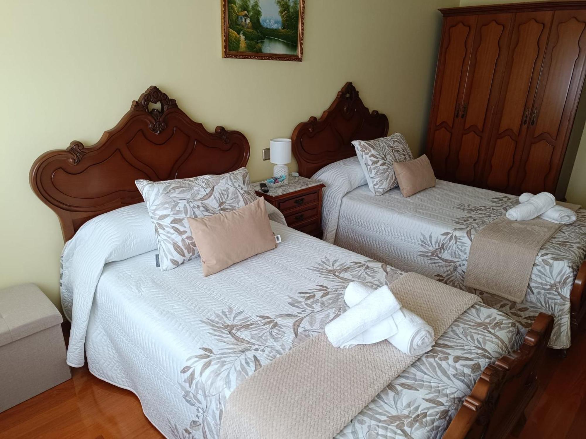 Baixo A Lua Rooming Pensión *