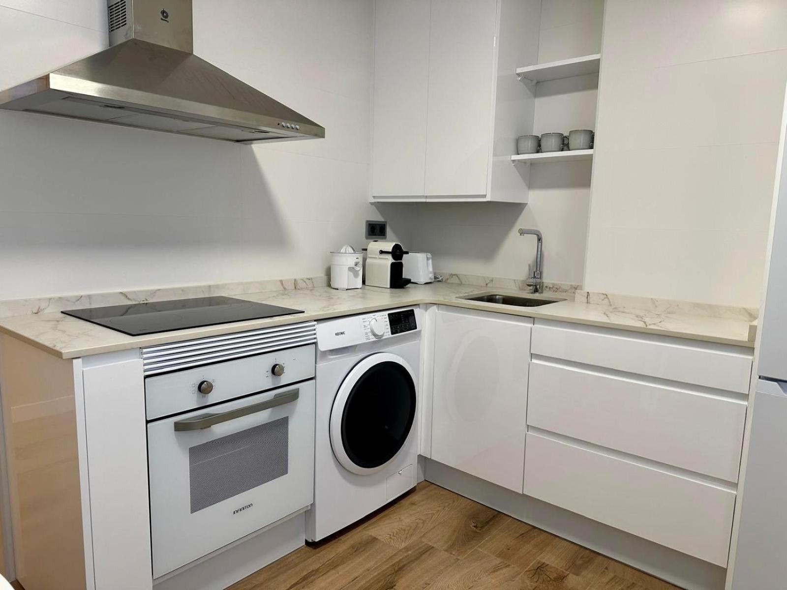 Apartamento Playa Centro Ii, A Estrenar, 6 Huespedes Vut-5248-as Gijón