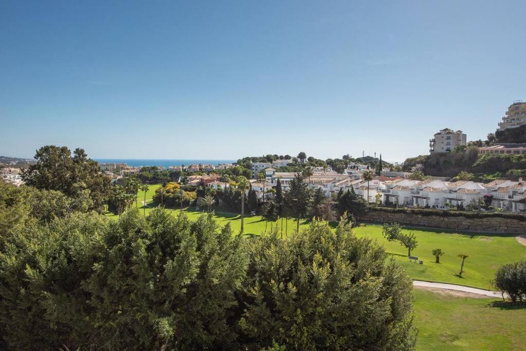 Golf Gardens, Roof Terrace View, 2 Bedroom Apartment Sitio de Calahonda