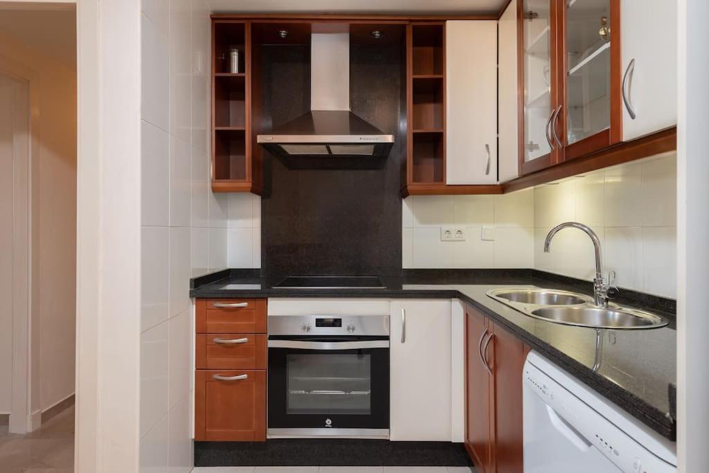 Golf Gardens, Roof Terrace View, 2 Bedroom Apartment