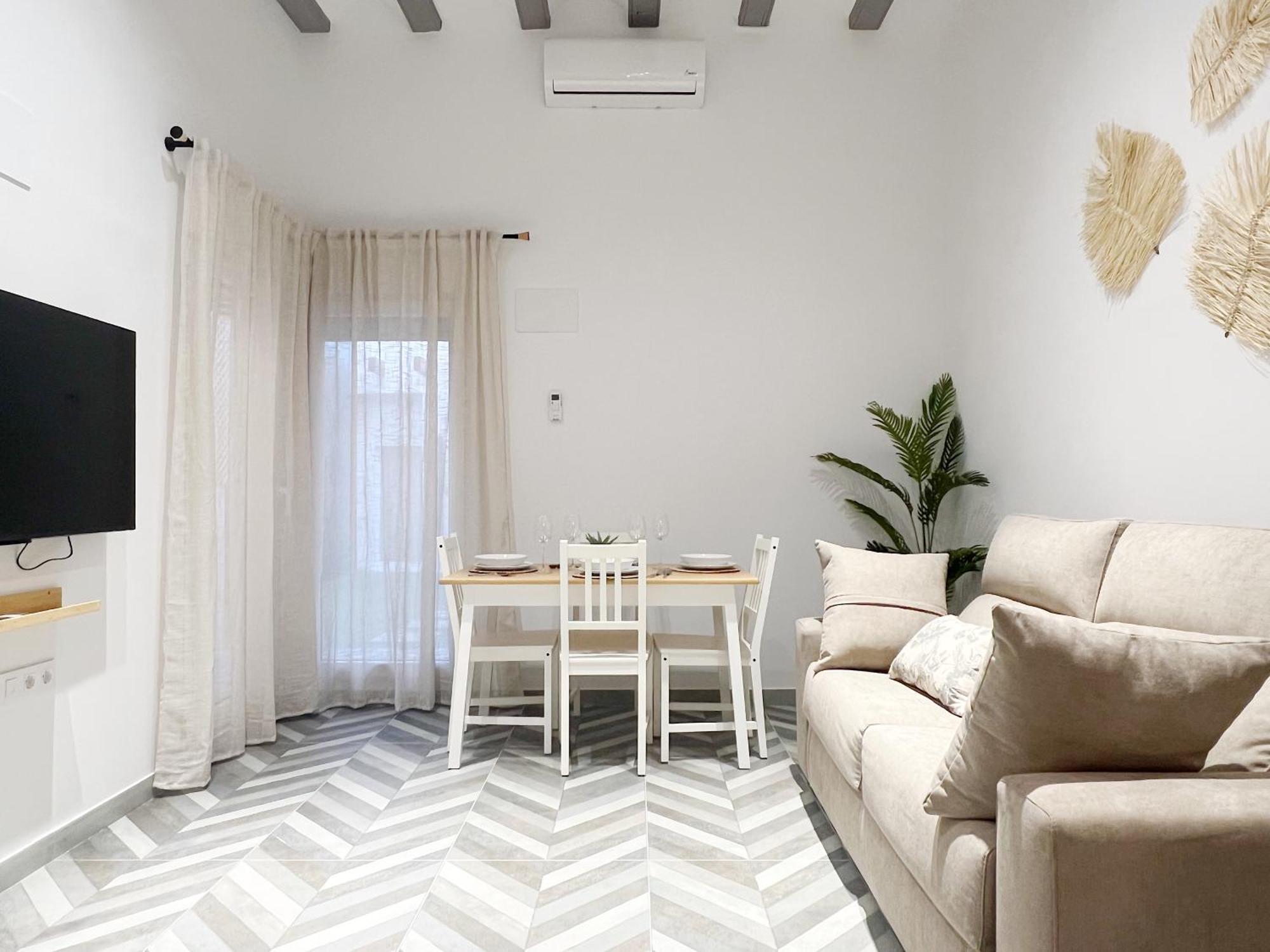 Encantador Vigas De Madera Apartamento